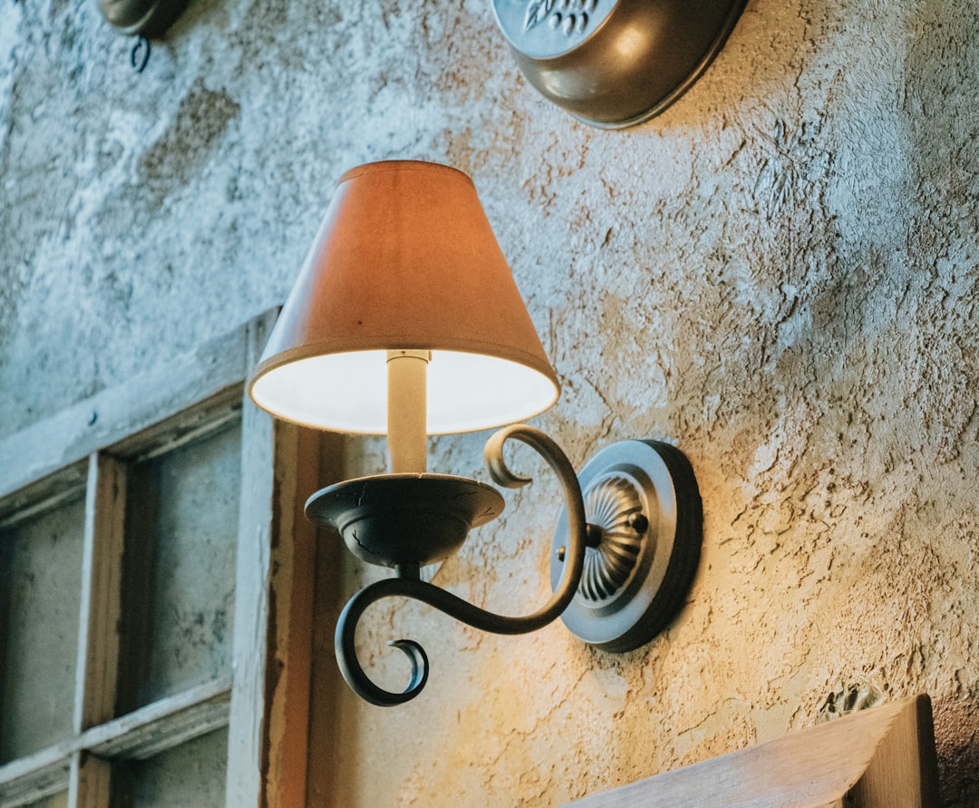 Photo folding wall lamp
