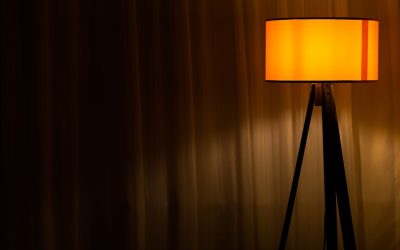 Photo floor lamp with remote control