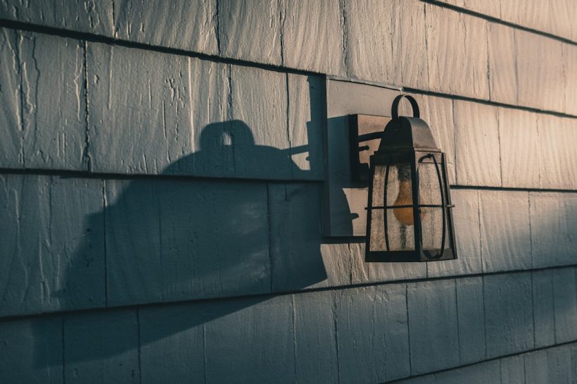 Photo gooseneck wall light